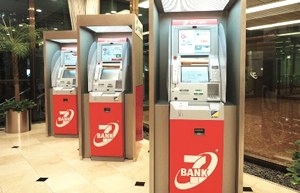 ATMを軸に据えたビジネスモデルは銀行業界でも特異なスタイル。ローソンはどう動くか。